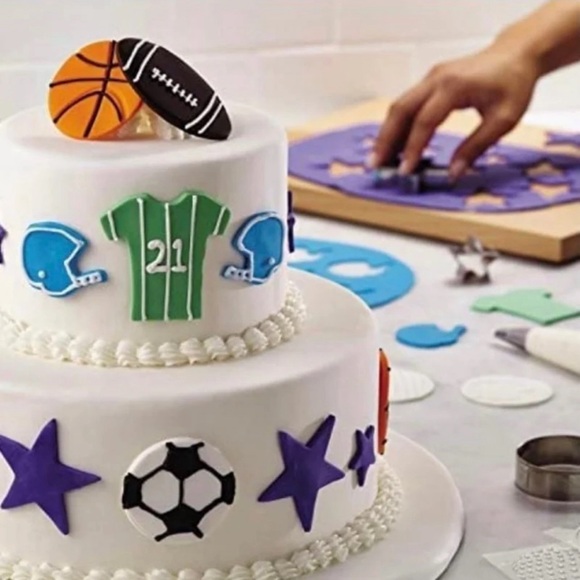 Cake Boss Bundle - Picture 3 of 12